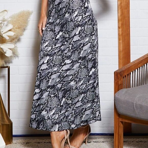 Black and white snake print cowl neck maxi dress - Picture 2 of 11